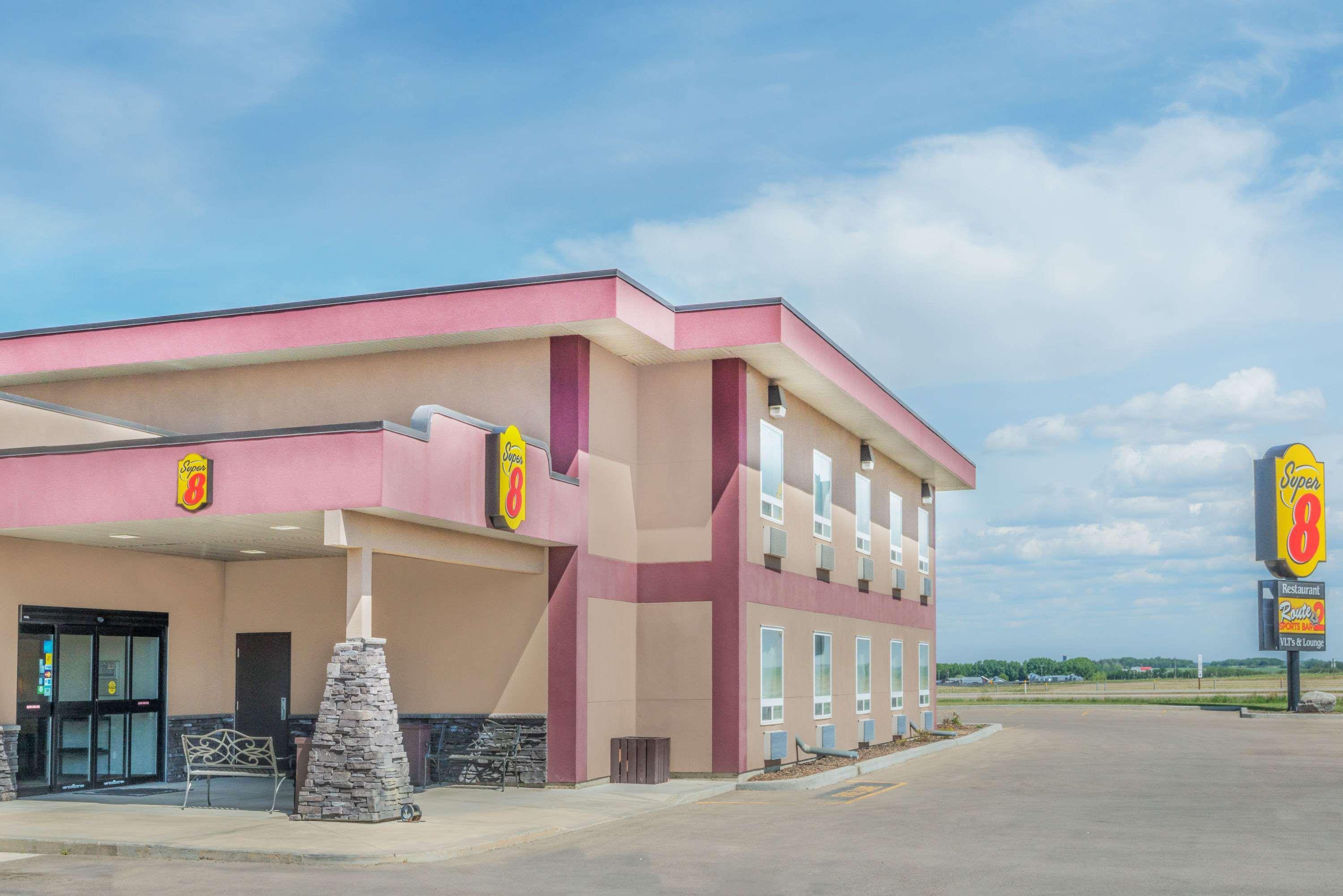 Super 8 By Wyndham Hotel