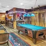 Super 8 By Wyndham Innisfail 